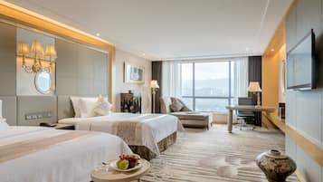 Habitación Deluxe con 2 camas individuales, vistas a la montaña | Minibar, caja fuerte, escritorio y espacio para trabajar con un portátil