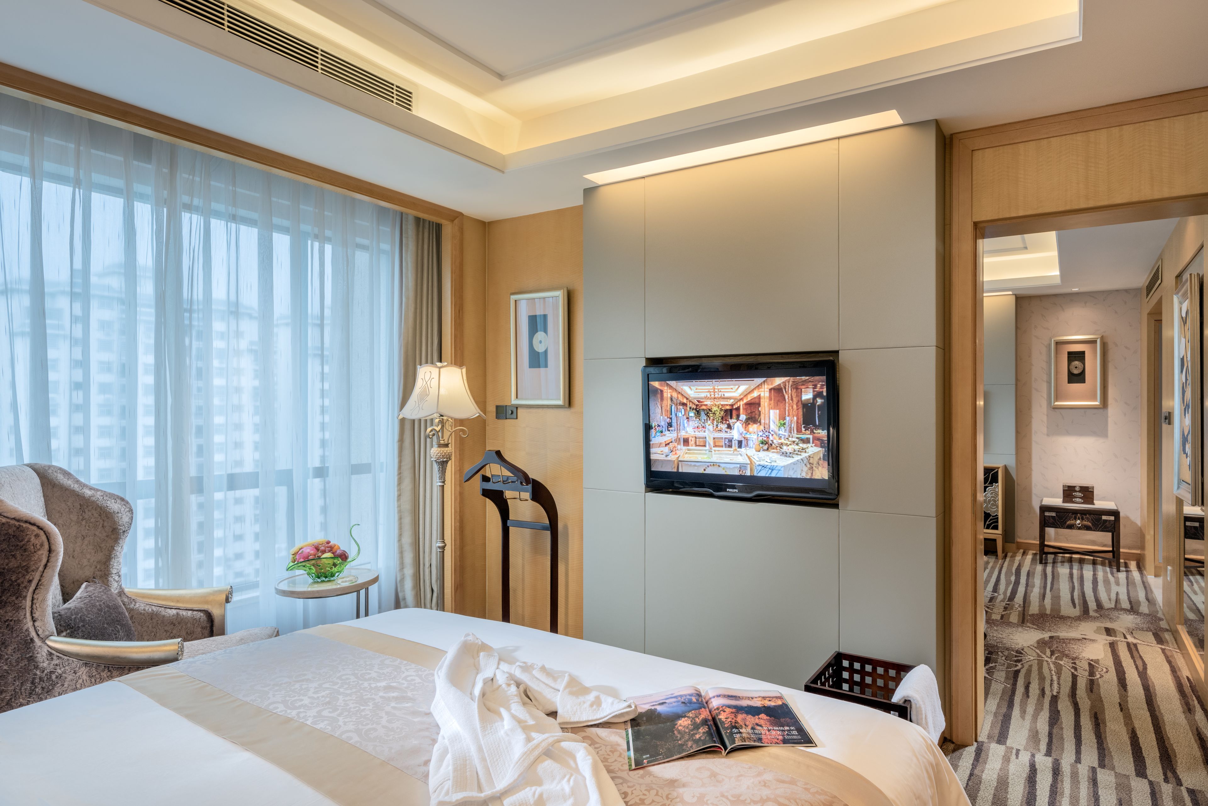 VIP Suite With Living Room | Minibar, in-room safe, desk, laptop workspace