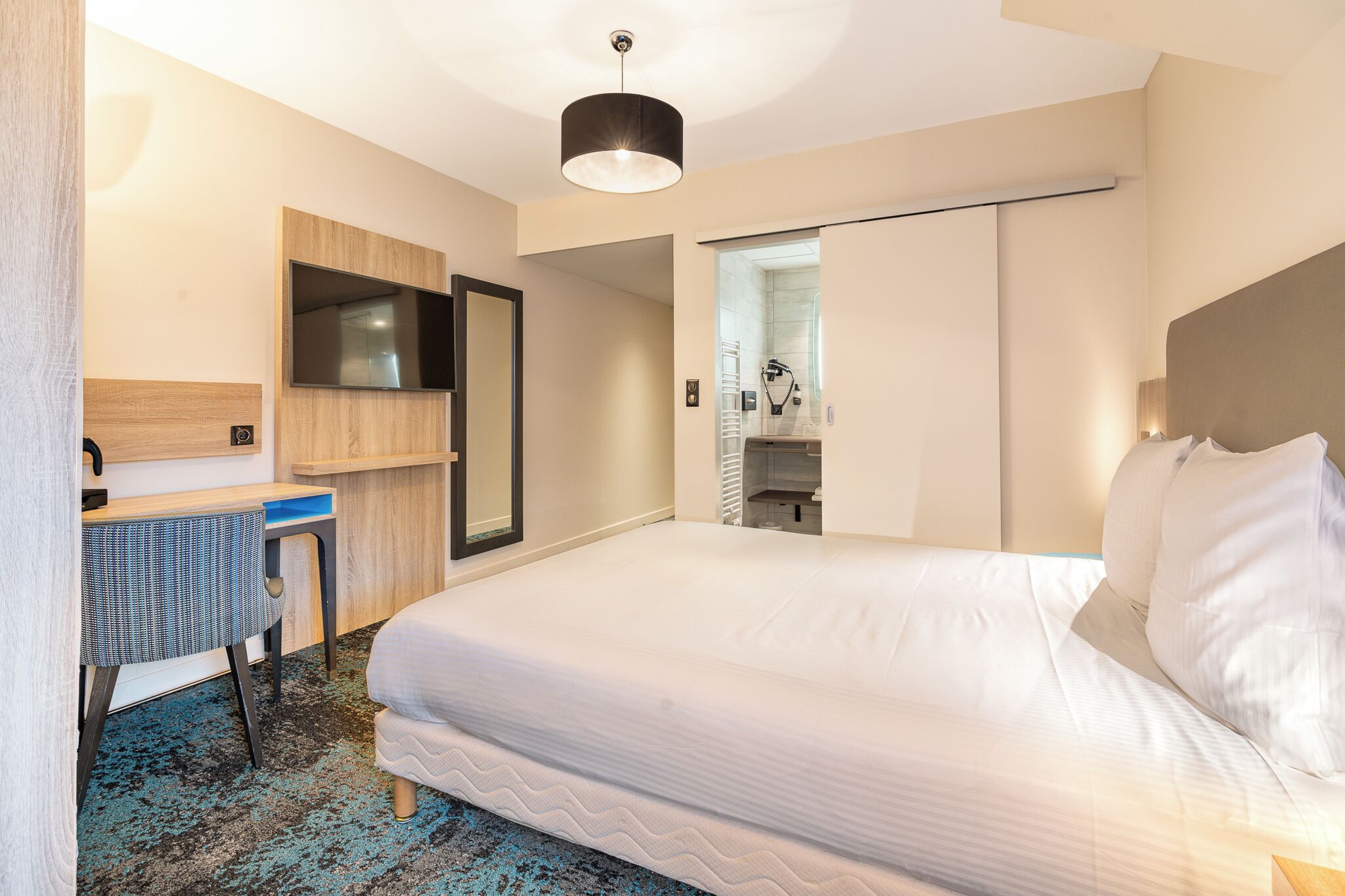 triple room, 1 queen bed with sofa bed | 1 bedroom, premium bedding, in-room safe, desk