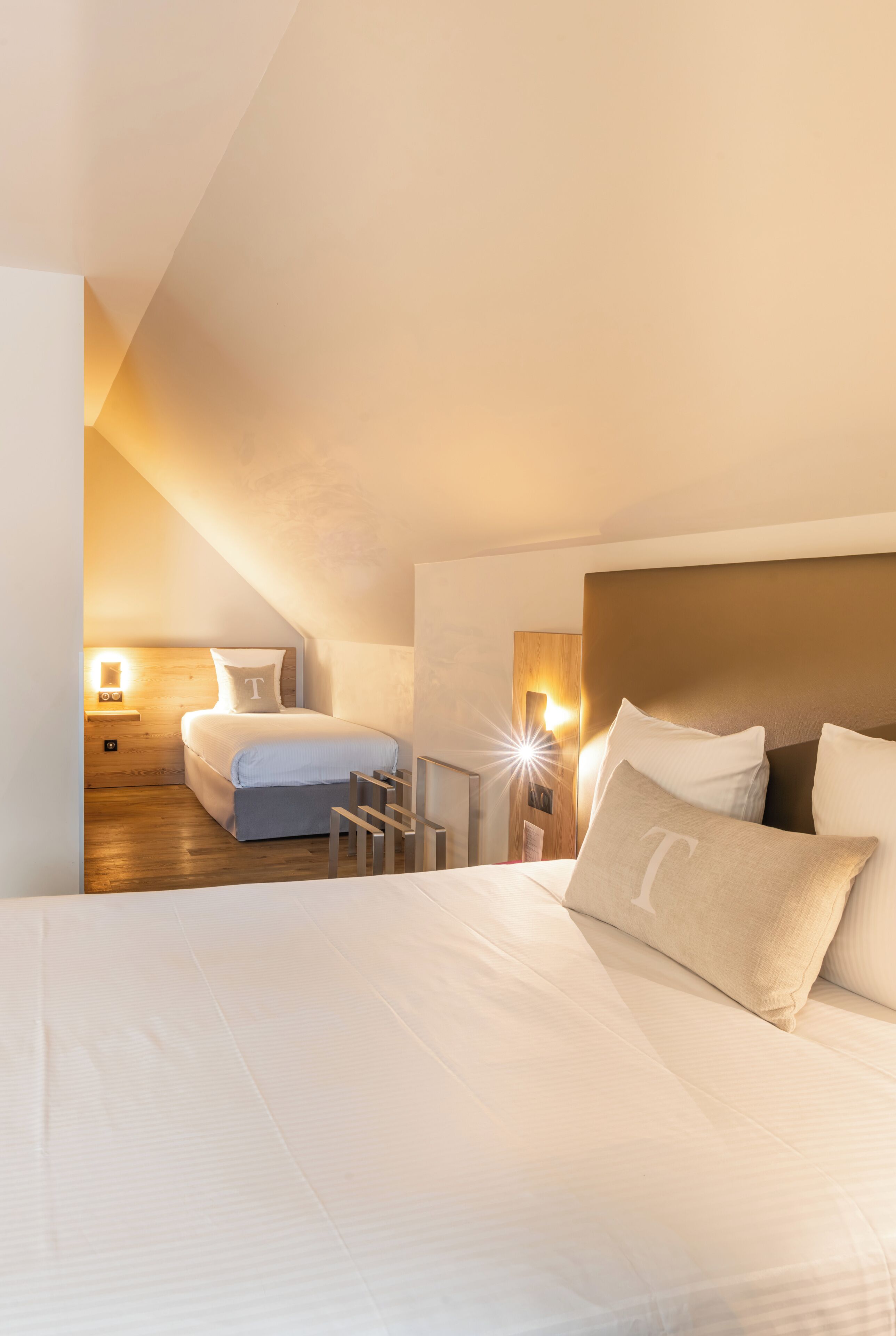 Familienzimmer, Mehrere Betten | Hochwertige Bettwaren, Zimmersafe, Schreibtisch, Verdunkelungsvorhänge