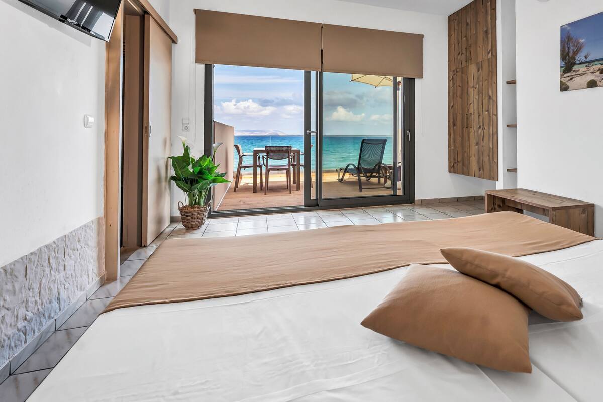 Superior Double Room Sea View-Balcony | Cribs (surcharge), WiFi (free)