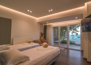 Villa, 3 habitaciones, vista al mar | 3 habitaciones, caja de seguridad en la habitación y escritorio 