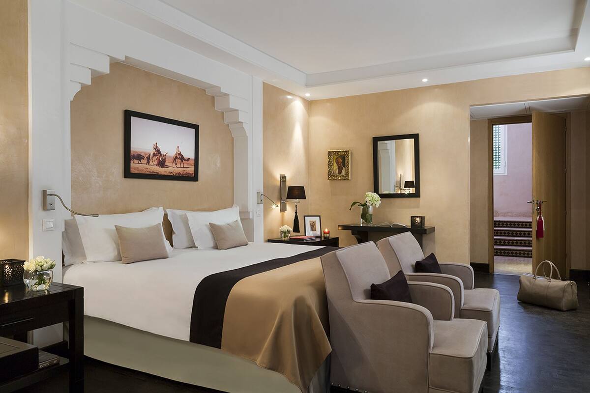 Deluxe Suite | Premium bedding, in-room safe, desk, blackout drapes