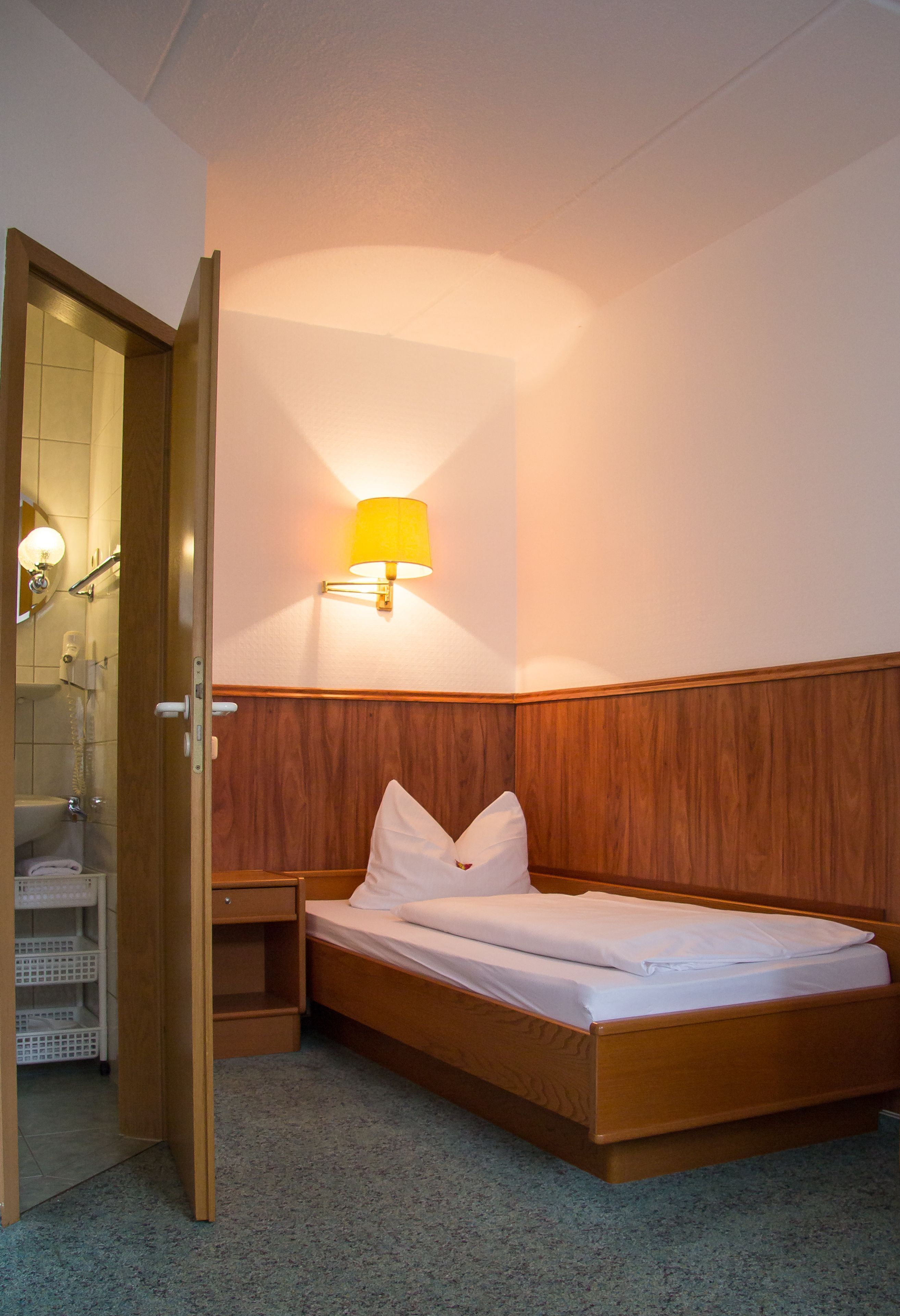 Desk, rollaway beds, free WiFi