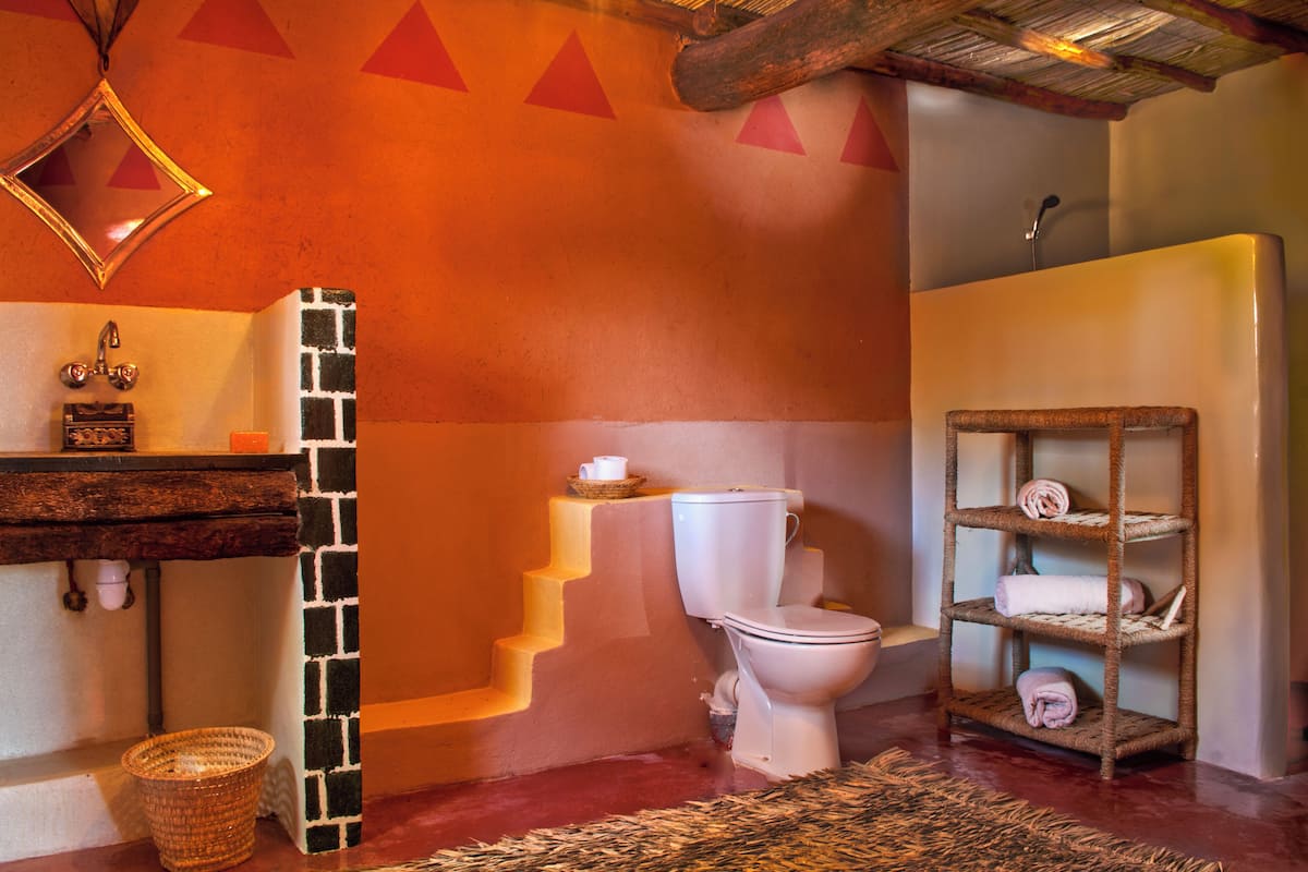 1 bedroom, individually decorated, individually furnished