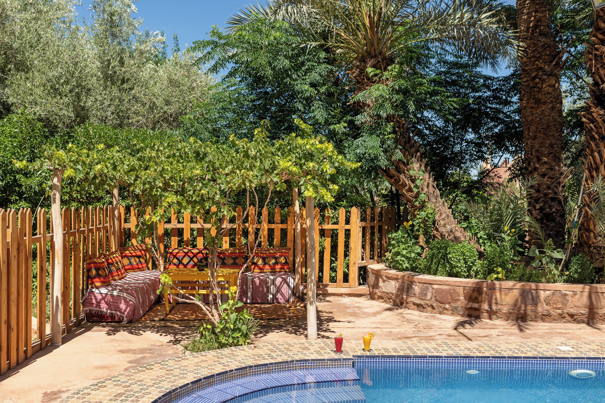 outdoor pool, pool loungers