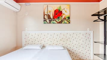 Dobbeltværelse | Minibar, skrivebord, gratis baby-/barnesenge, gratis Wi-Fi