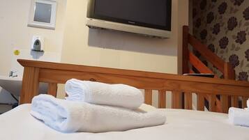 Basic Double Room, 1 Double Bed, Shared Bathroom | Free WiFi