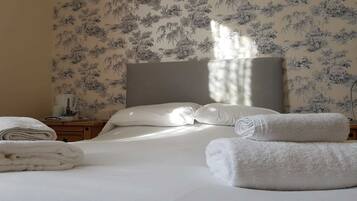 Basic Double Room, 1 Double Bed, Shared Bathroom | Free WiFi