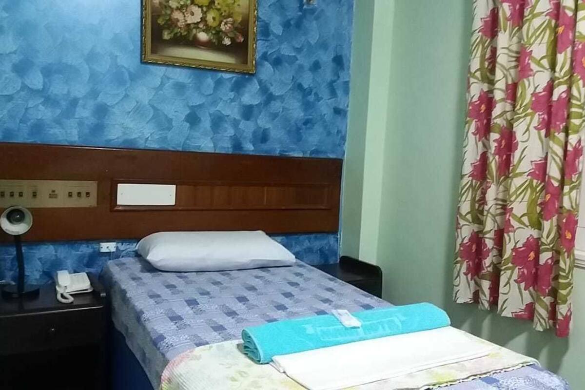 Standard Single Room | Minibar, WiFi (free)