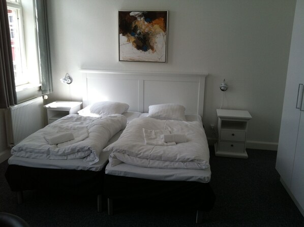 Basic Twin Room, 2 Single Beds