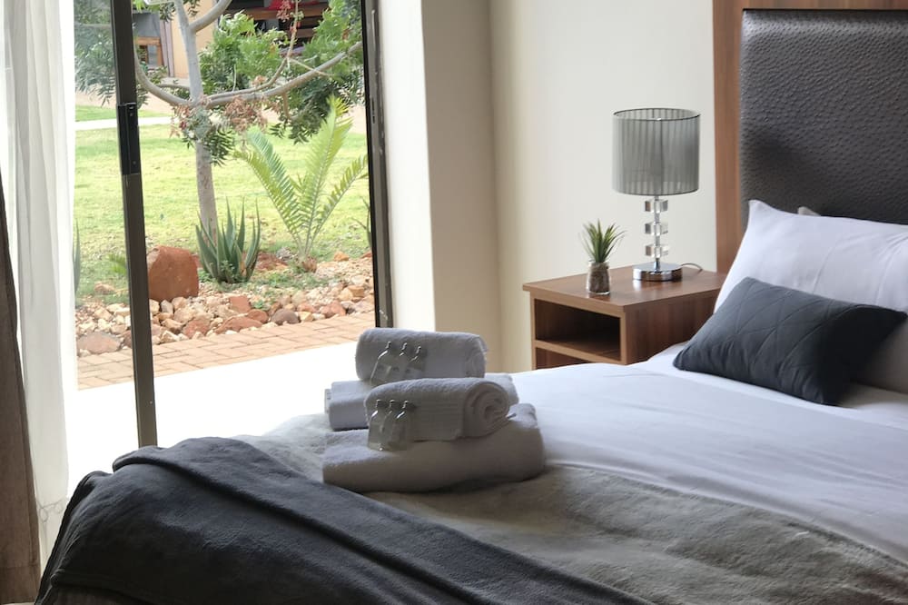 Manor Hills Guest Lodge