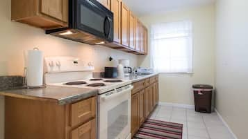 First Floor 3-4 Bedrooms Apartment | Private kitchen | Fridge, microwave, coffee/tea maker, toaster