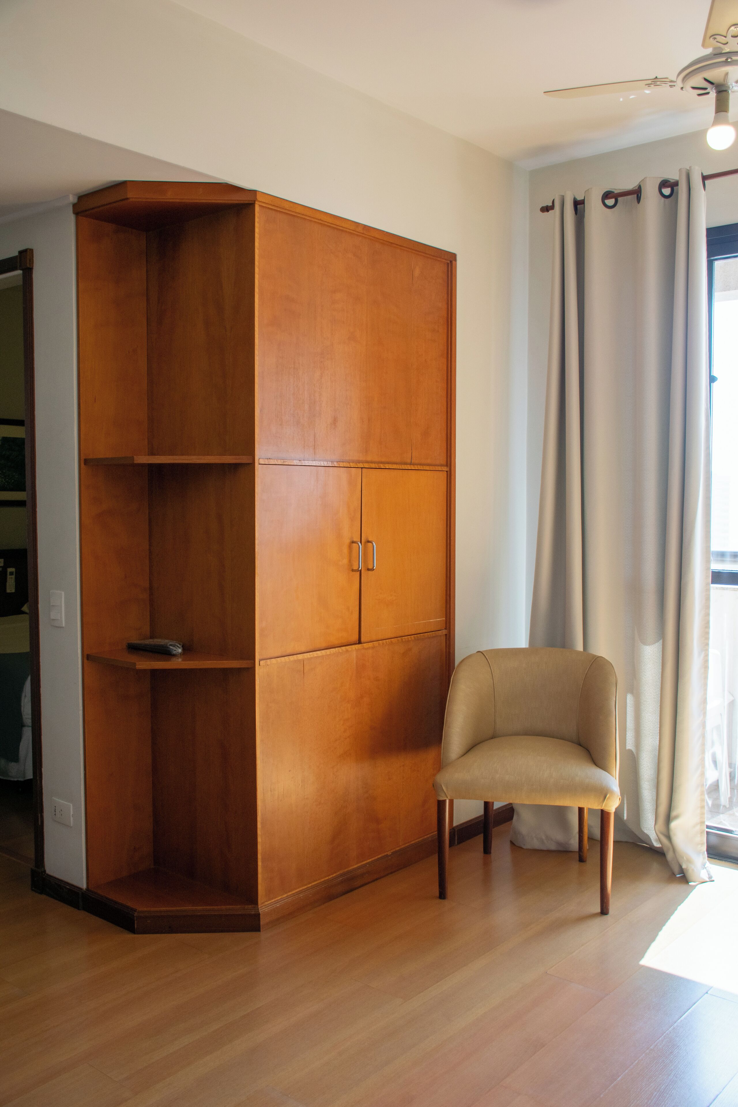 1 chambre, minibar, coffres-forts dans les chambres, bureau