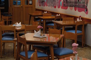 Colazione a buffet inclusa, servita tutte le mattine 