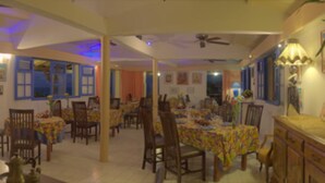 Daily continental breakfast for a fee - Hotel La Caravelle (La Trinité)