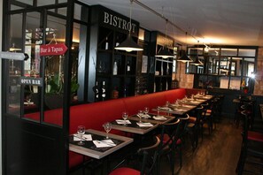 Dining - Hotel - Restaurant Cousseau (Parentis-en-Born)