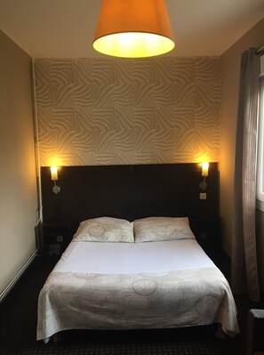 Double Room | Free WiFi, bed sheets - Hotel - Restaurant Cousseau (Parentis-en-Born)