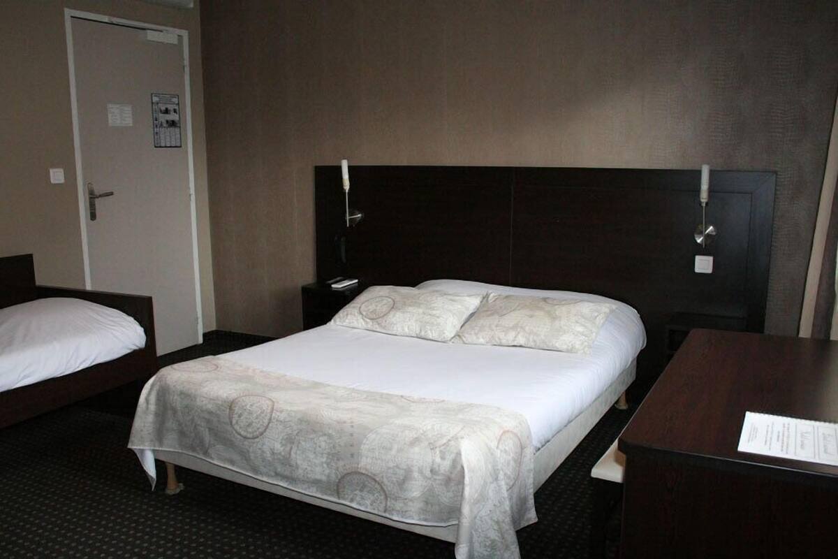 Triple Room | WiFi (free), bed sheets