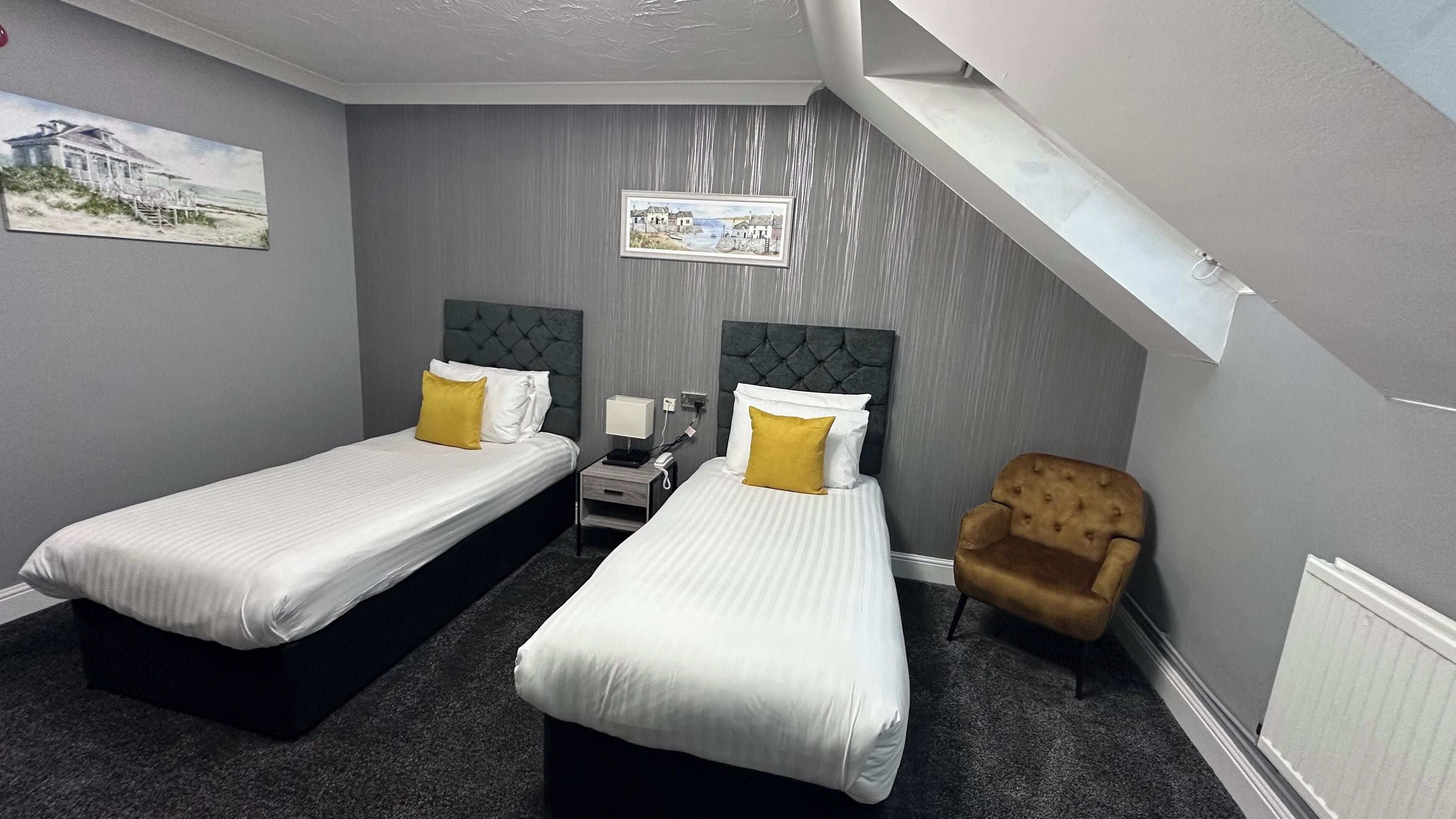 Standard Twin Room, Ensuite