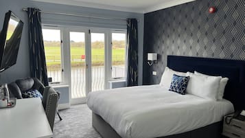 Deluxe Double Room, Ensuite, Park View