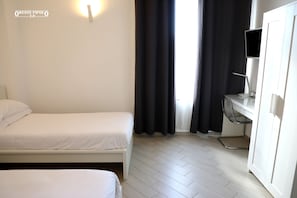 Deluxe-Zweibettzimmer | Hochwertige Bettwaren, Daunenbettdecken, Pillowtop-Betten, Schreibtisch
