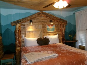 Tribute (John Denver Room), 1 King Bed | Iron/ironing board, free WiFi, bed sheets - Hotel Eastin (Kremmling)