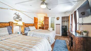 Habitación básica doble | Tabla de planchar con plancha, wifi gratis y ropa de cama