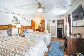 Eenvoudige tweepersoonskamer | Een strijkplank/strijkijzer, gratis wifi, beddengoed