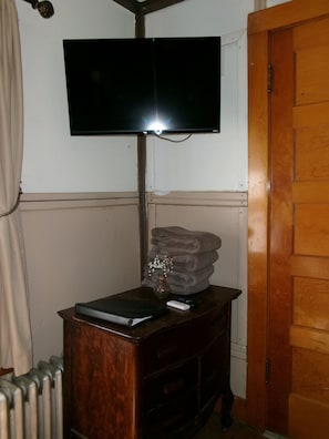 Family Suite | Iron/ironing board, free WiFi, bed sheets