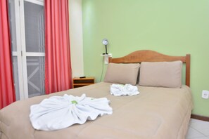Double Room | Minibar, desk, blackout curtains, iron/ironing board - Arrastão da Ilha (Angra dos Reis)