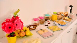 Free daily buffet breakfast  - Arrastão da Ilha (Angra dos Reis)