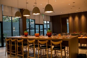 Café da manhã, almoço e jantar