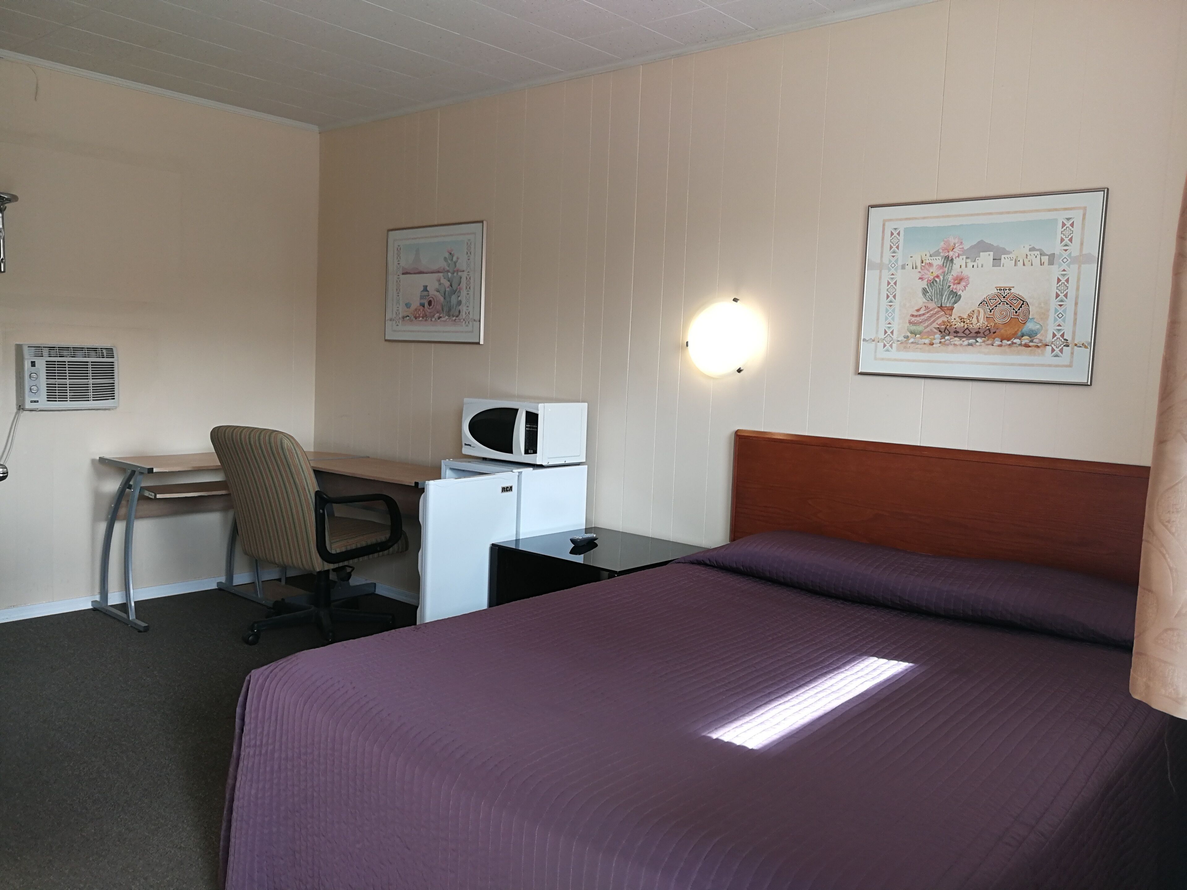 Desk, free WiFi, bed sheets