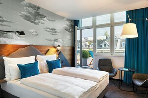 Room, Balcony (Special One) | Hypo-allergenic bedding, in-room safe, desk, blackout drapes