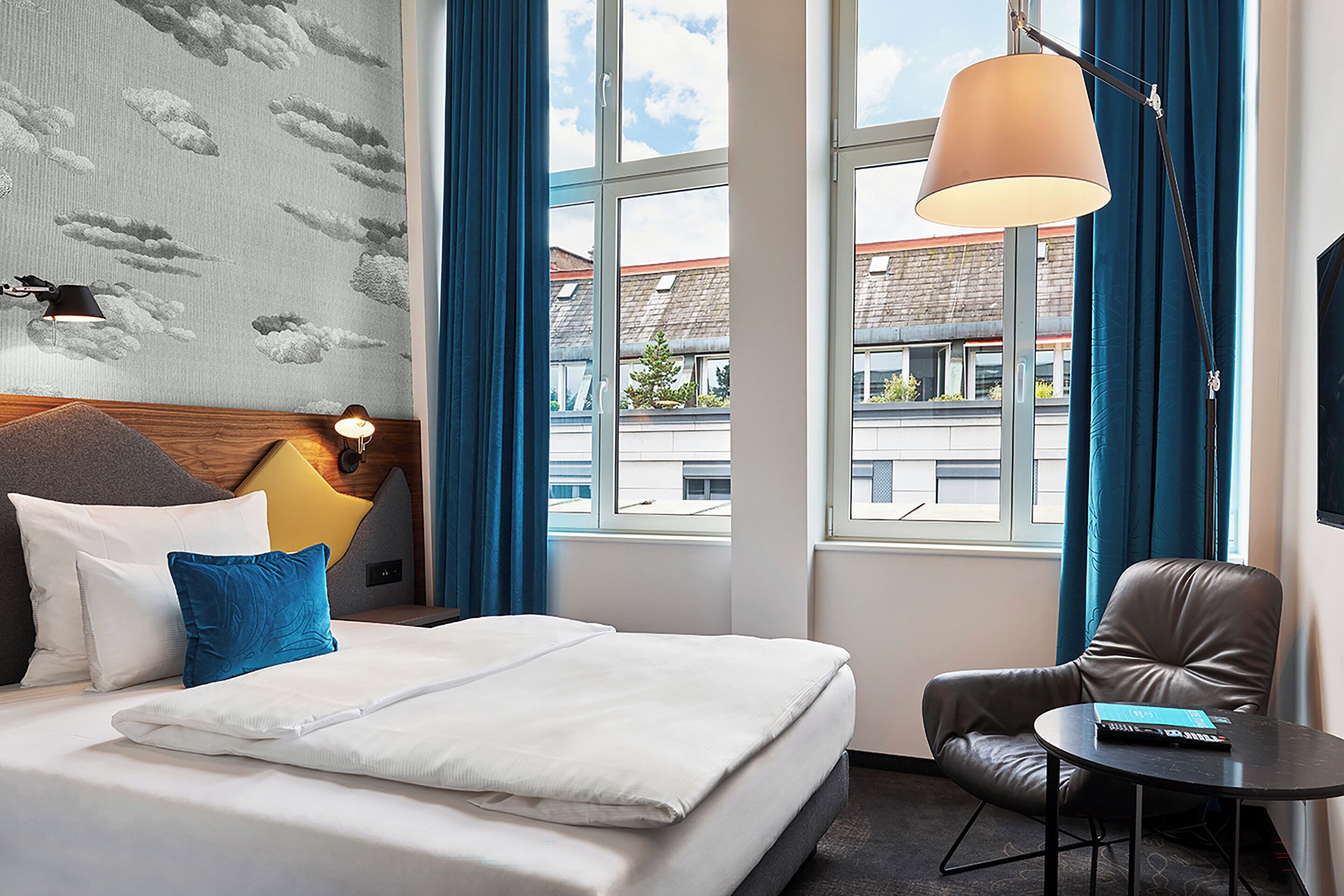 Allergikerbettwaren, Zimmersafe, Schreibtisch, Verdunkelungsvorhänge