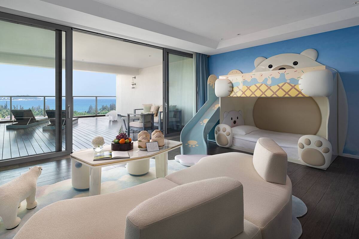 Suite familiar, 1 cama King size, vista al océano | 1 habitación, ropa de cama de alta calidad y minibar