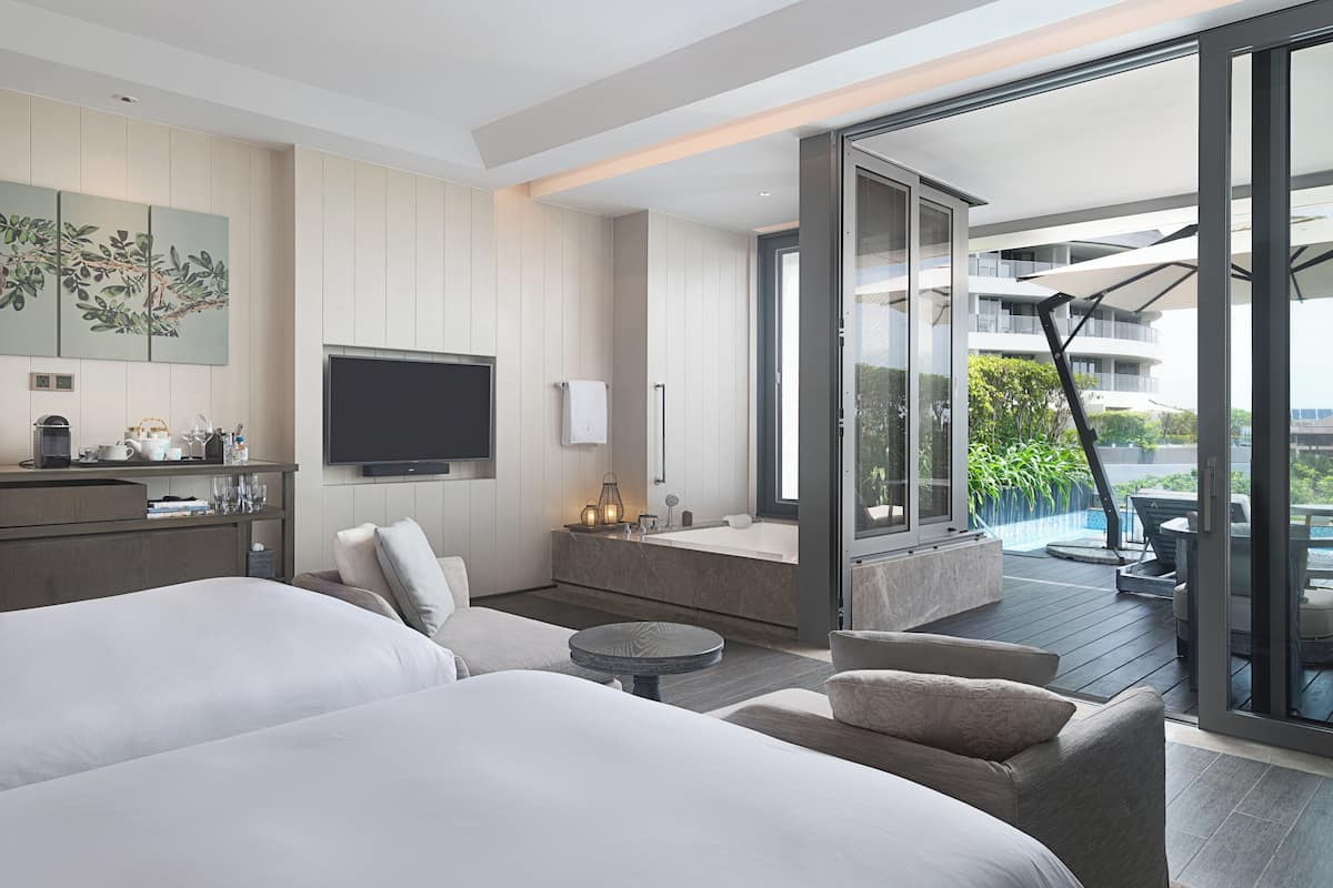 Twin Room, Ocean View (Pool) | 1 bilik tidur, peralatan tempat tidur premium, bar mini