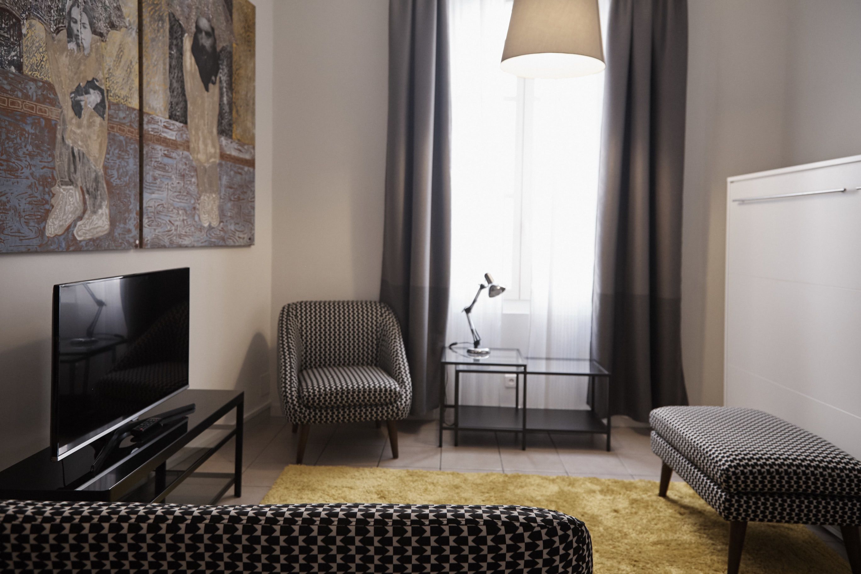 deluxe duplex, kitchen | living room | led tv