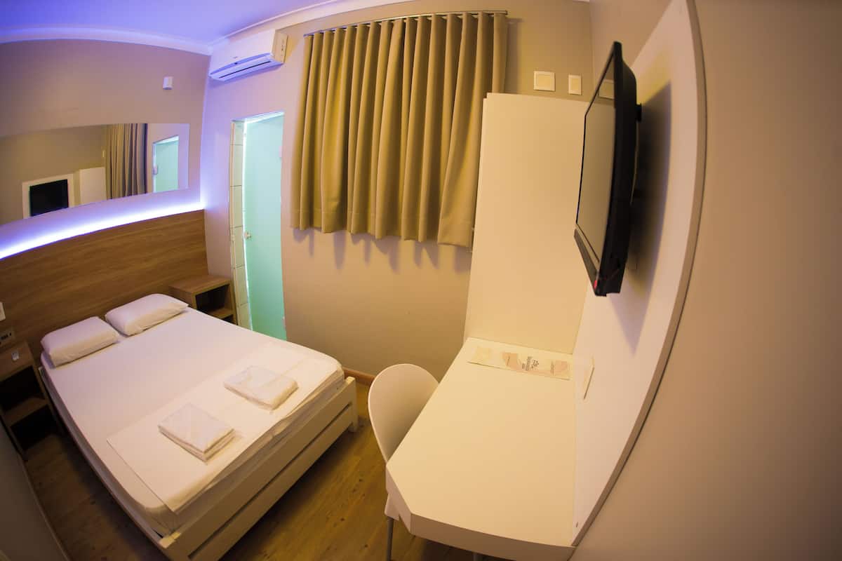 Standard Individual Casal | Minibar, in-room safe, desk, blackout curtains