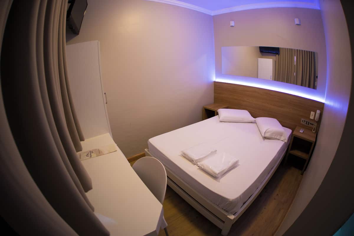 Standard Duplo Casal | Minibar, in-room safe, desk, blackout curtains