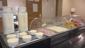 Free daily buffet breakfast