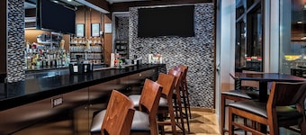 Fairfield Inn & Suites by Marriott Van Canton Area