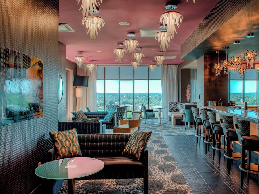 Breakfast and dinner served