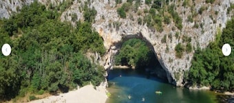 Saint-Siffret: Forest & Pool
