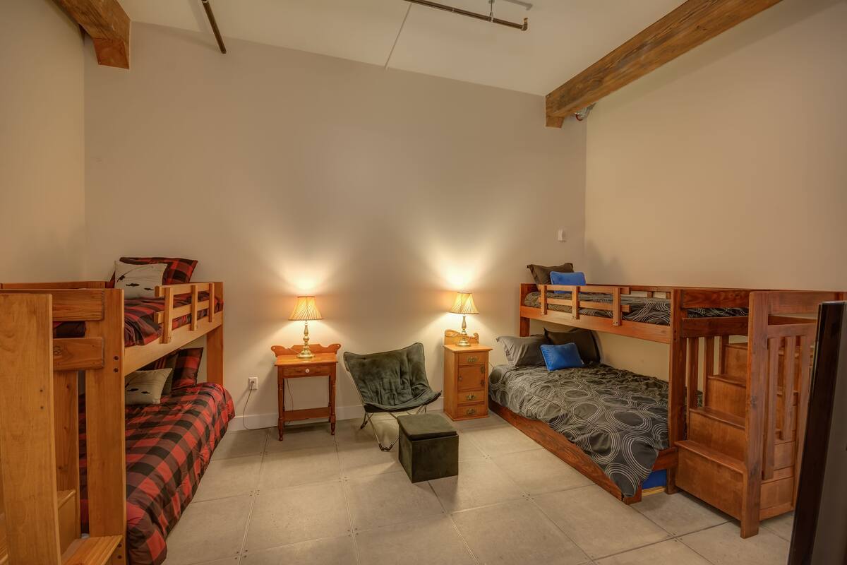 Family Penthouse | Setrika/meja setrika dan Wi-Fi gratis