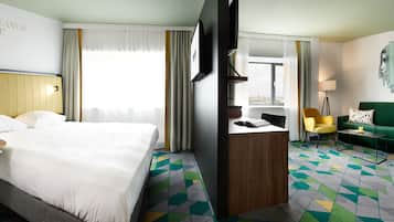 Junior Suite | Hypo-allergenic bedding, in-room safe, desk, soundproofing