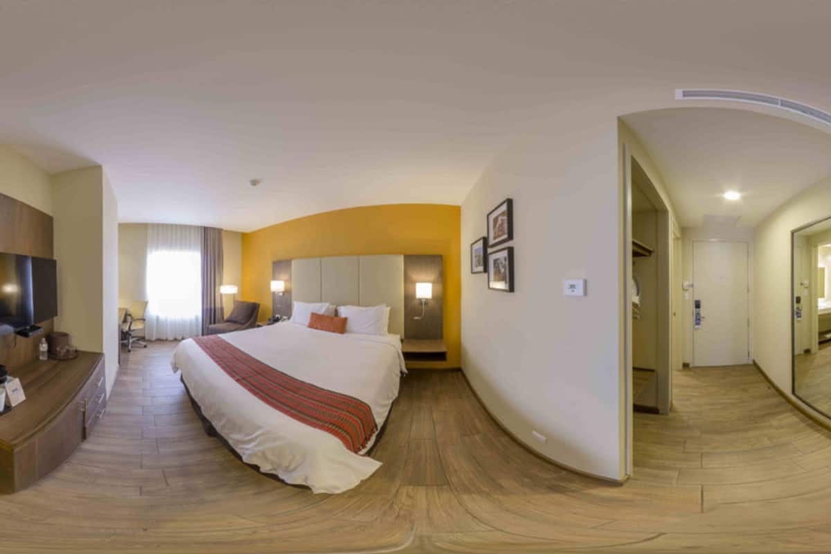 in-room safe, desk, iron/ironing board, free wifi