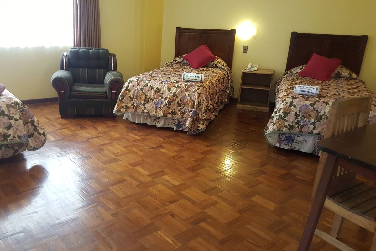 Triple Room | Desk, free WiFi