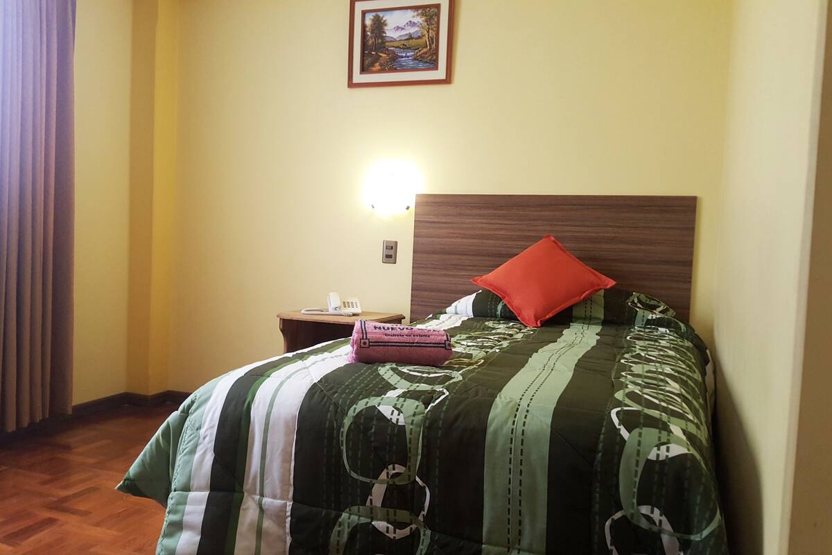 Single Room | Desk, free WiFi